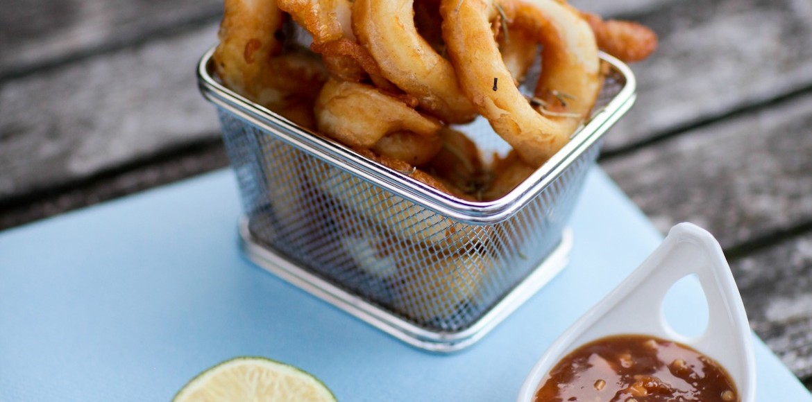 Beignets de calamars, sauce Satay