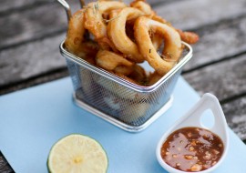 Beignets de calamars, sauce Satay