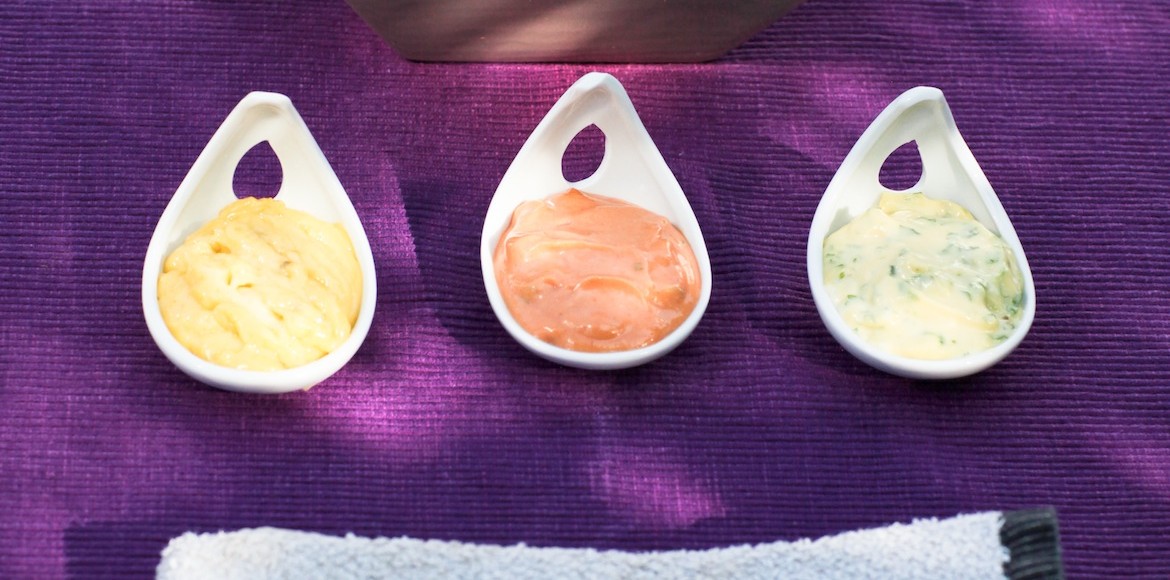 Pinces de crabe et trio de mayonnaise